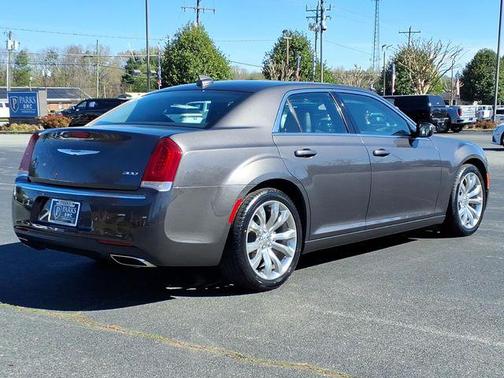 Granite Crystal Metallic Clearcoat 2020 Chrysler 300 Touring