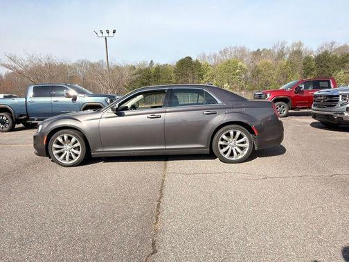 2020 Chrysler 300 Touring