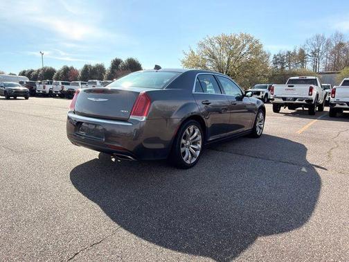 2020 Chrysler 300 Touring