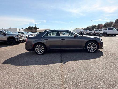 2020 Chrysler 300 Touring