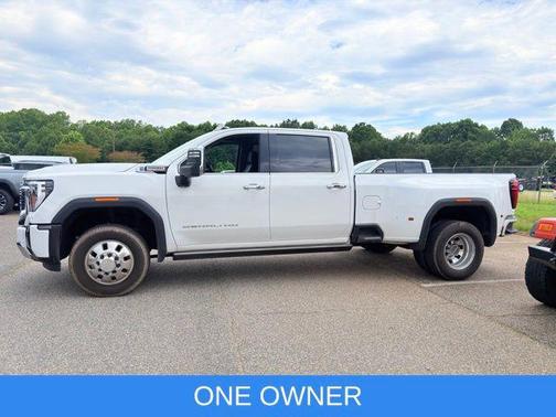 Summit White 2025 GMC Sierra 3500 Denali