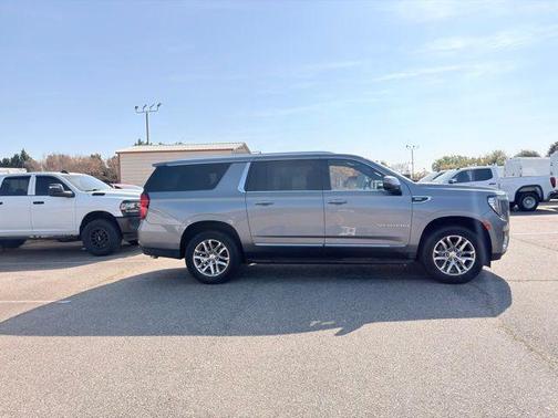 Satin Steel Metallic 2022 GMC Yukon XL SLT