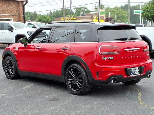Chili Red 2022 MINI Clubman Cooper S