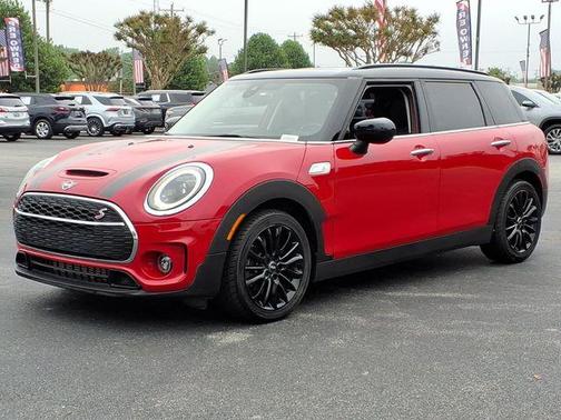 Chili Red 2022 MINI Clubman Cooper S