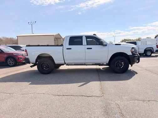 2024 RAM 2500 Tradesman Crew Cab 4x4 6'4' Box