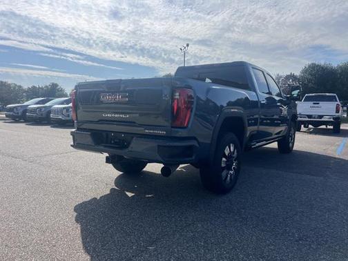 2025 GMC Sierra 2500 Denali