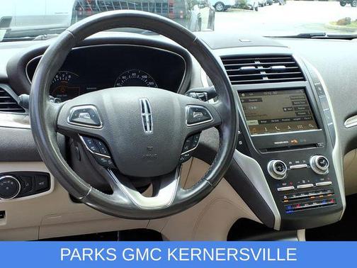 Infinite Black Metallic 2019 Lincoln MKC Reserve