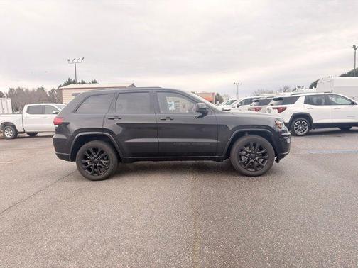 2022 Jeep Grand Cherokee Laredo