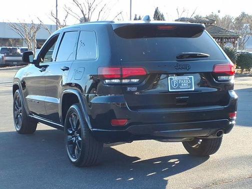2022 Jeep Grand Cherokee Laredo