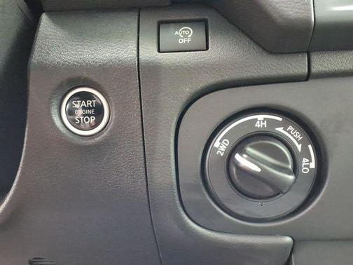 Glacier White 2025 Nissan Frontier SV
