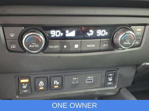 Glacier White 2025 Nissan Frontier SV