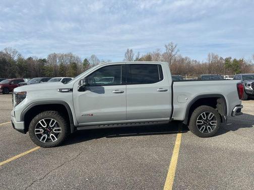 2025 GMC Sierra 1500 AT4