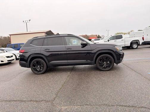 2022 Volkswagen Atlas 2.0T SE w/Technology 4MOTION