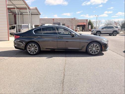2018 BMW 530 530i