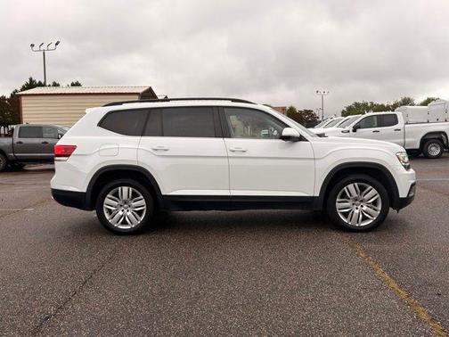 Pure White 2020 Volkswagen Atlas 2.0T SE w/Technology