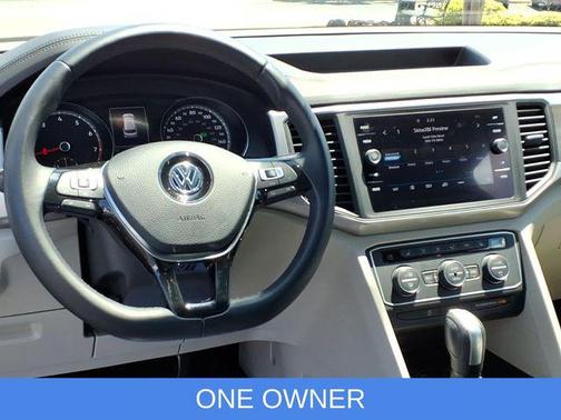 Pure White 2020 Volkswagen Atlas 2.0T SE w/Technology