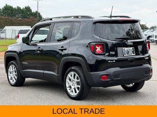 Black Clearcoat 2022 Jeep Renegade Latitude