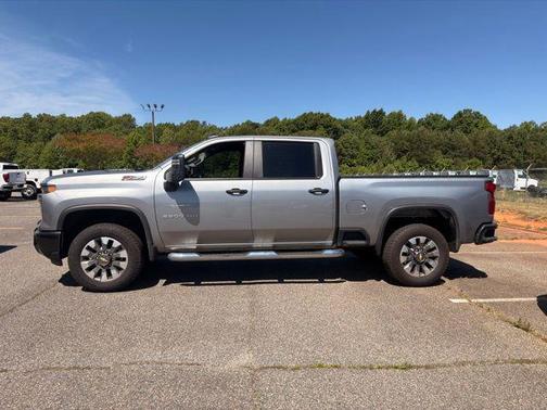 Sterling Gray Metallic 2026 Chevrolet Silverado 2500 Custom