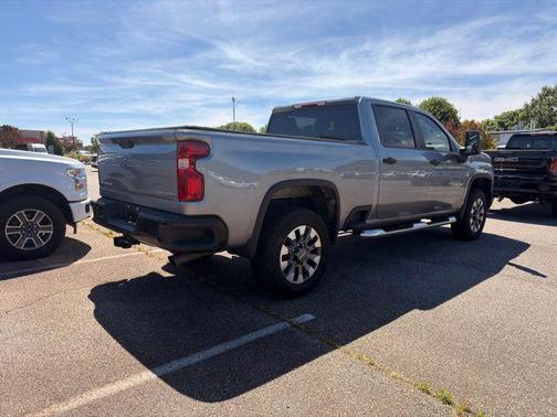 Sterling Gray Metallic 2026 Chevrolet Silverado 2500 Custom