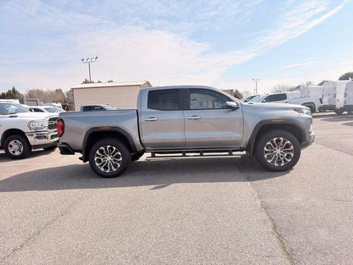 2023 GMC Canyon Denali