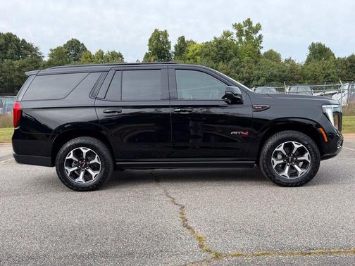 Onyx Black 2027 GMC Yukon AT4 Ultimate
