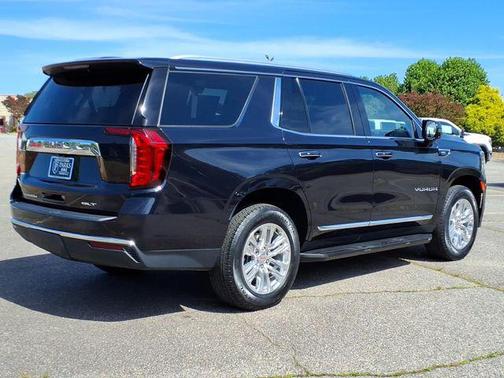 Midnight Blue Metallic 2023 GMC Yukon SLT