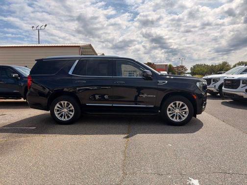 Midnight Blue Metallic 2023 GMC Yukon SLT