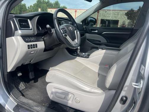 2018 Toyota Highlander Limited Platinum