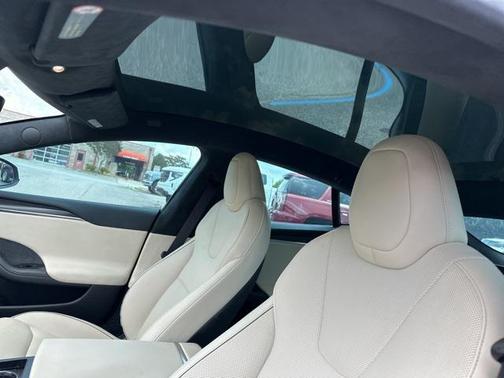 2021 Tesla Model S Plaid