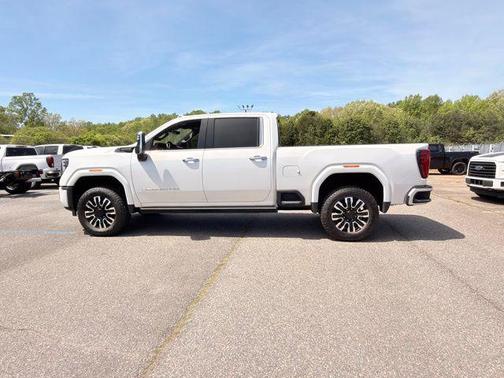 White Frost Tricoat 2025 GMC Sierra 2500 Denali Ultimate