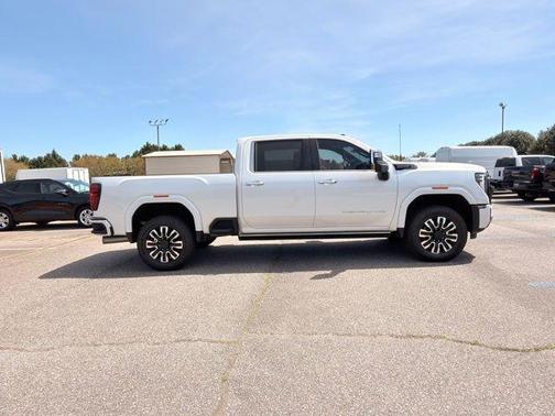 White Frost Tricoat 2025 GMC Sierra 2500 Denali Ultimate