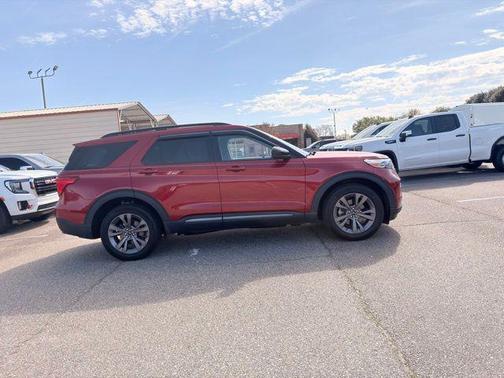 Rapid Red Metallic Tinted Clearcoat 2023 Ford Explorer XLT