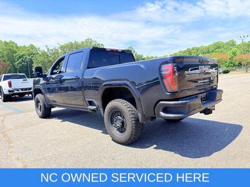 Onyx Black 2024 GMC Sierra 2500 AT4