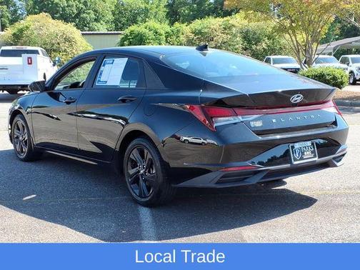 Phantom Black 2022 Hyundai ELANTRA SEL
