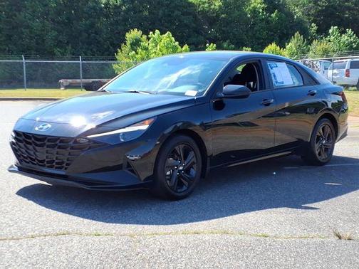 Phantom Black 2022 Hyundai ELANTRA SEL