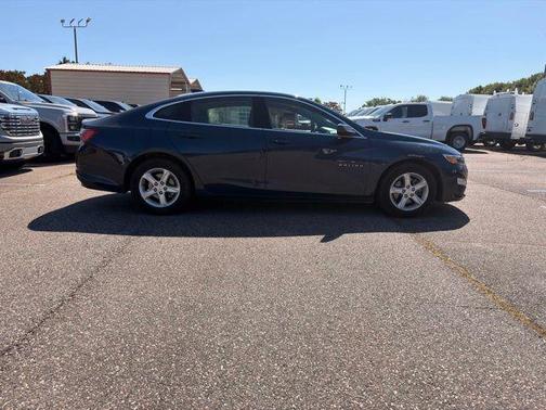 Blue Metallic 2022 Chevrolet Malibu FWD LT