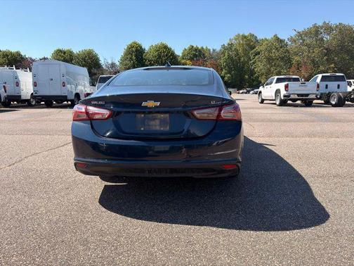 Blue Metallic 2022 Chevrolet Malibu FWD LT