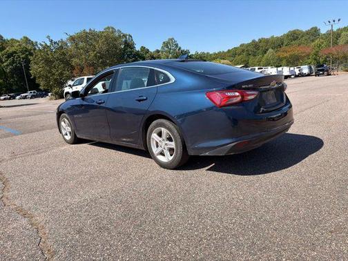 Blue Metallic 2022 Chevrolet Malibu FWD LT