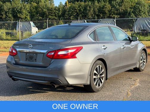 Gun Metallic 2016 Nissan Altima 2.5 SV