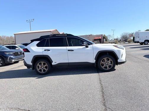 2024 Toyota RAV4 Hybrid SE