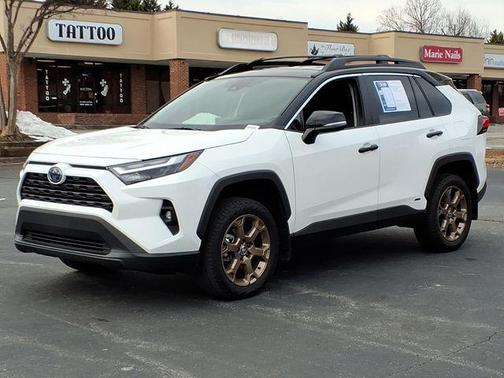 2024 Toyota RAV4 Hybrid SE