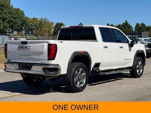 White Frost Tricoat 2025 GMC Sierra 2500 SLT