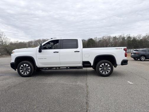 2024 Chevrolet Silverado 2500 Custom