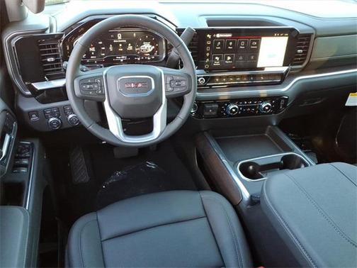2025 GMC Sierra 2500 SLT