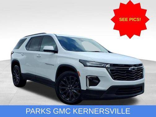 Summit White 2022 Chevrolet Traverse RS