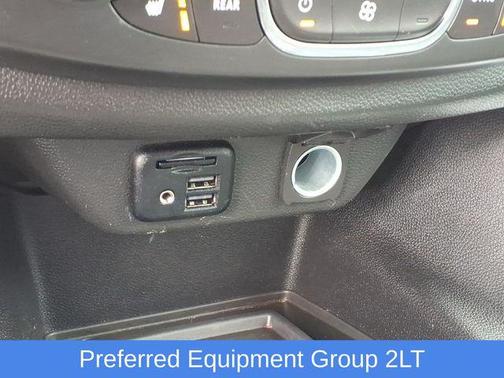 Summit White 2022 Chevrolet Traverse RS
