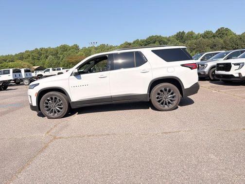 Summit White 2022 Chevrolet Traverse RS