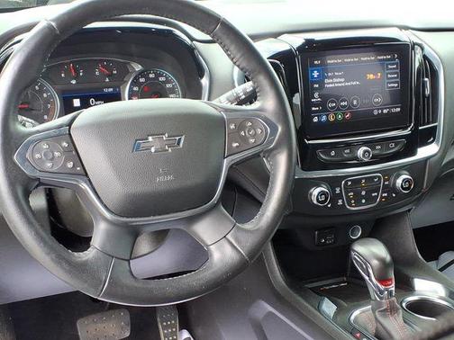 Summit White 2022 Chevrolet Traverse RS