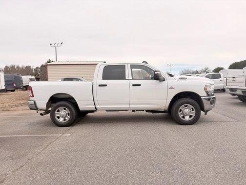 2024 RAM 2500 Tradesman Crew Cab 4x4 6'4' Box