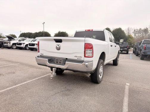 2024 RAM 2500 Tradesman Crew Cab 4x4 6'4' Box